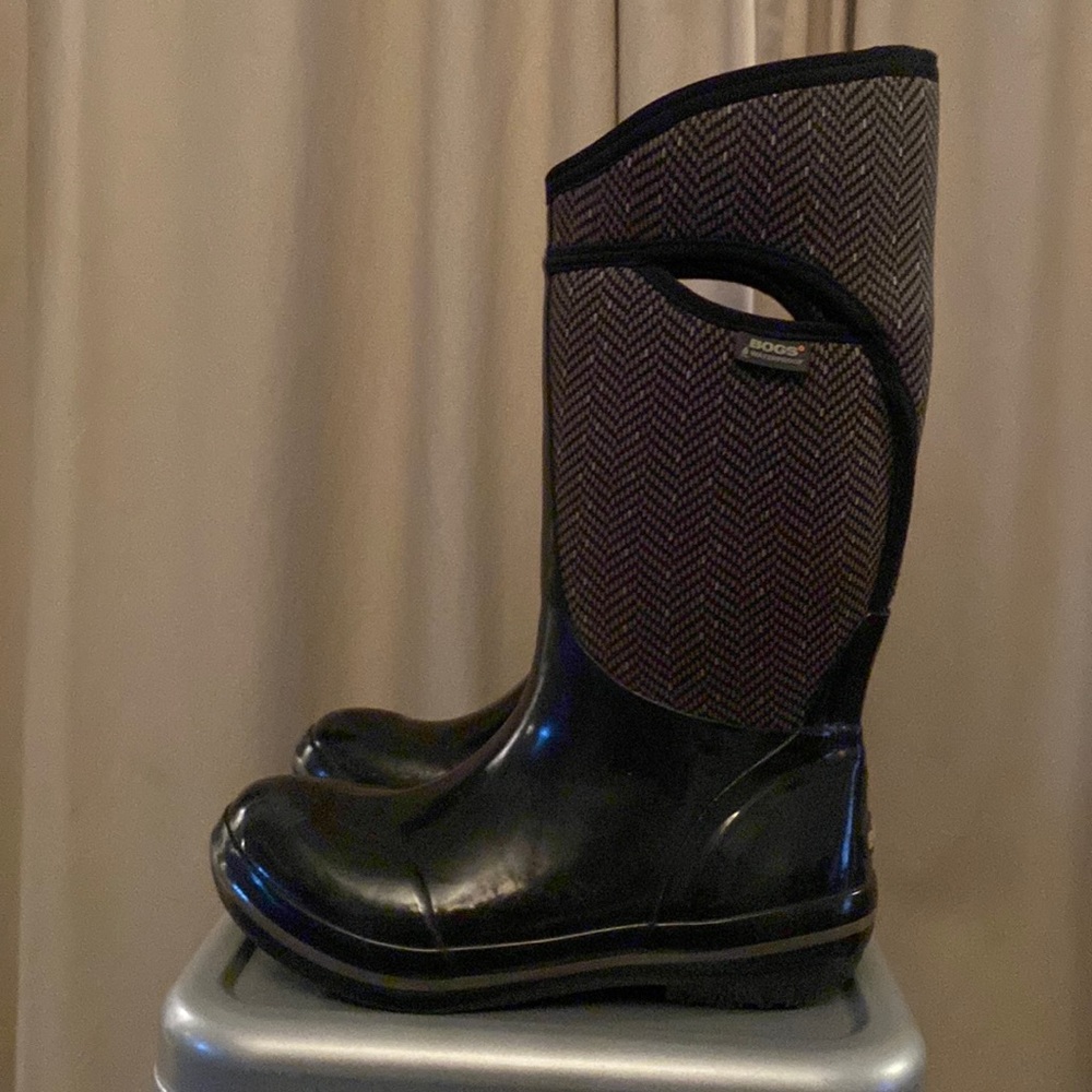 Bogs size 9 womens boots